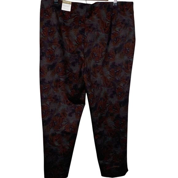 NWT Chico's Pants Women 3.5 (18) Slimming Ponte Cape Cod Floral Graphite Gray - Picture 3 of 9